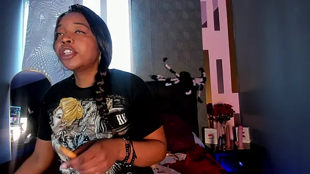 Snapshot of Charlotte__Brown_ chatting on October 24, 12:04 pm Charlotte Brown online show from October 24, 12:04 pm