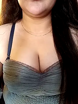 Snapshot of AK---47 chatting on November 11, 7:36 am AK---47 online show from November 11, 7:36 am