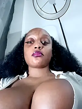 Snapshot of Busty_Bambi chatting on May 31, 6:09 pm Busty Bambi online show from May 31, 6:09 pm