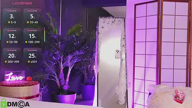 OliviaHawn online show from October 31, 8:27 pm