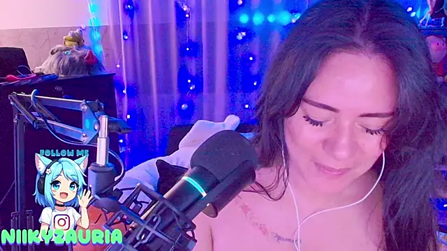  niiky online show from February 10, 3:33 pm