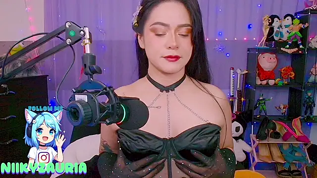  niiky online show from February 7, 1:30 pm