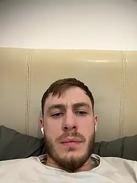 Julian128 online show from March 4, 7:54 pm