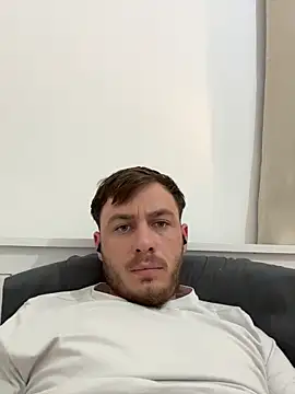 Julian128 online show from November 3, 4:54 pm