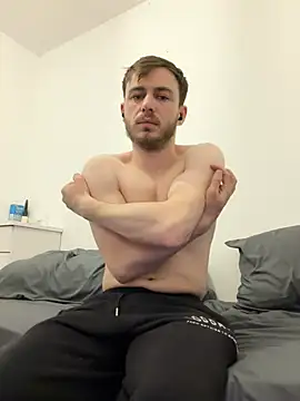 Julian128 online show from March 31, 7:27 pm