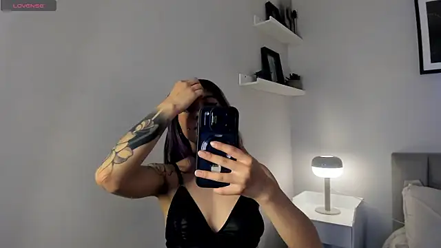 Snapshot of Violetta_Nur chatting on June 26, 8:14 pm Violetta Nur online show from June 26, 8:14 pm