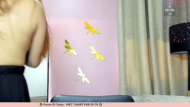 Snapshot of _LaraMom_ chatting on March 15, 12:24 pm LaraMom online show from March 15, 12:24 pm