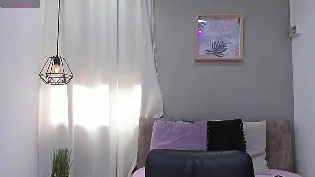  LaraMom  online show from December 5, 7:45 pm