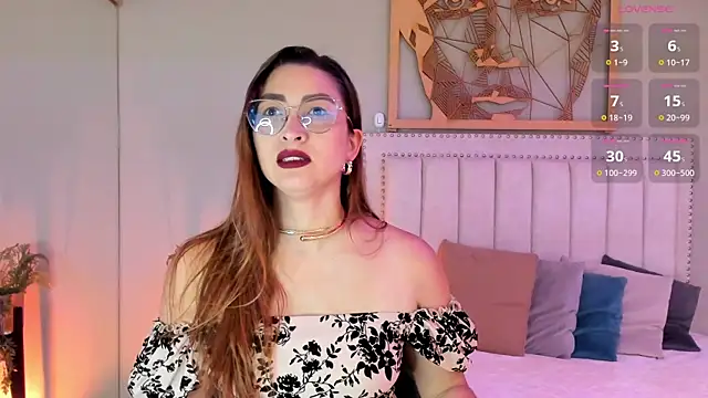  LaraMom  online show from April 13, 7:51 pm