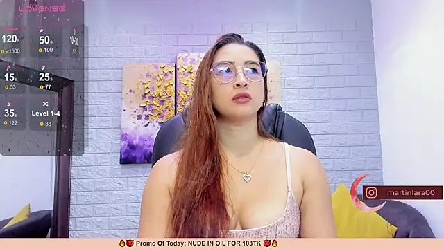 Snapshot of _LaraMom_ chatting on February 27, 12:23 pm LaraMom online show from February 27, 12:23 pm