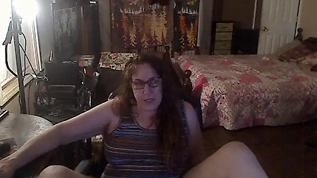 Snapshot of Ireallysquirt chatting on October 17, 2:04 am Ireallysquirt online show from October 17, 2:04 am