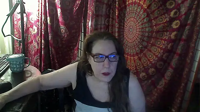 Snapshot of Ireallysquirt chatting on February 20, 12:40 am Ireallysquirt online show from February 20, 12:40 am