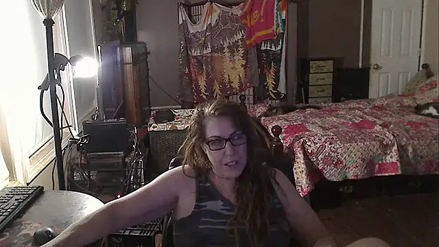 Snapshot of Ireallysquirt chatting on September 9, 2:21 am Ireallysquirt online show from September 9, 2:21 am
