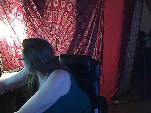 Snapshot of Ireallysquirt chatting on March 16, 12:12 am Ireallysquirt online show from March 16, 12:12 am