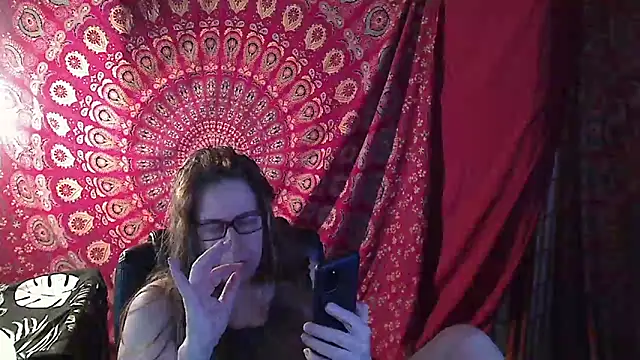 Snapshot of Ireallysquirt chatting on March 10, 5:43 am Ireallysquirt online show from March 10, 5:43 am
