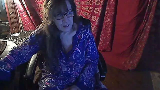 Snapshot of Ireallysquirt chatting on February 25, 1:20 am Ireallysquirt online show from February 25, 1:20 am