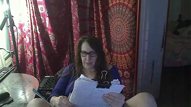 Snapshot of Ireallysquirt chatting on February 25, 4:34 am Ireallysquirt online show from February 25, 4:34 am