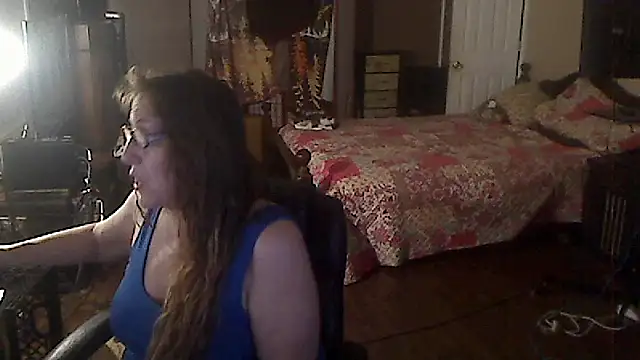 Snapshot of Ireallysquirt chatting on September 22, 1:44 am Ireallysquirt online show from September 22, 1:44 am