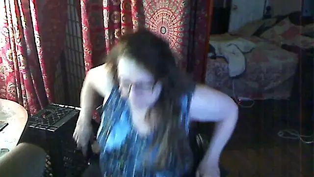 Snapshot of Ireallysquirt chatting on February 10, 6:45 am Ireallysquirt online show from February 10, 6:45 am