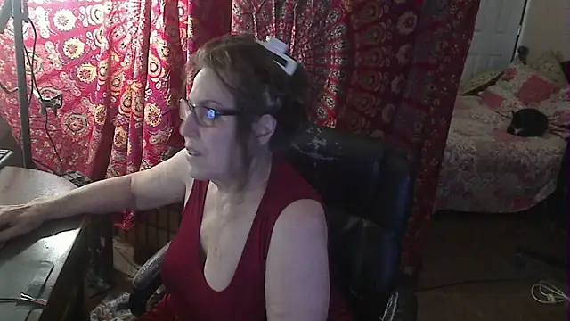 Ireallysquirt online show from December 5, 4:00 am