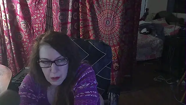 Snapshot of Ireallysquirt chatting on February 4, 2:17 am Ireallysquirt online show from February 4, 2:17 am