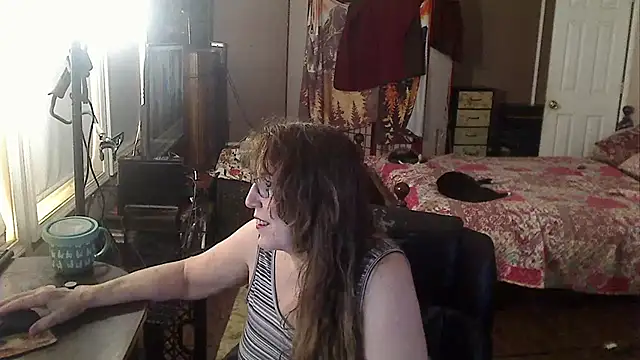 Snapshot of Ireallysquirt chatting on September 30, 11:11 pm Ireallysquirt online show from September 30, 11:11 pm