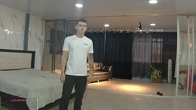 Snapshot of Boysgang_sex chatting on June 12, 11:19 am Boysgang sex online show from June 12, 11:19 am