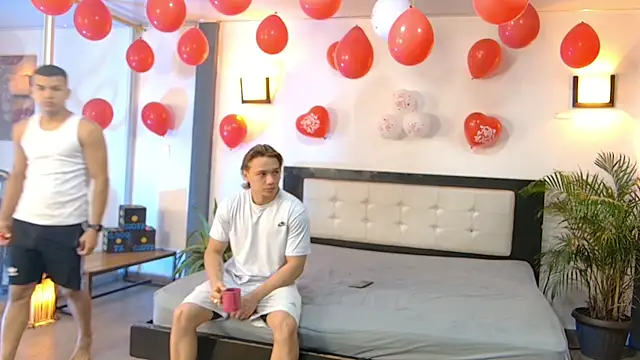 Snapshot of Boysgang_sex chatting on September 21, 11:37 am Boysgang sex online show from September 21, 11:37 am