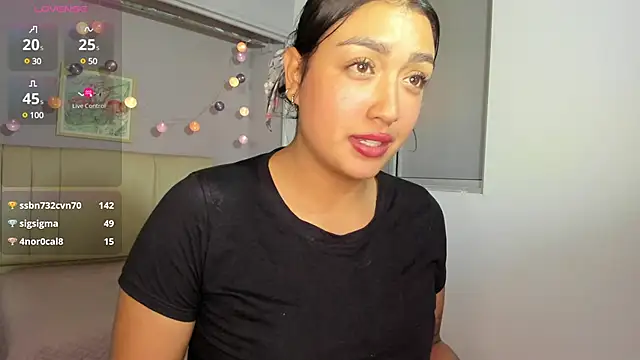 ema saenz online show from February 25, 10:20 pm