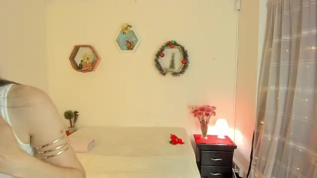 Snapshot of Paloma_victory chatting on December 14, 8:36 pm Paloma victory online show from December 14, 8:36 pm