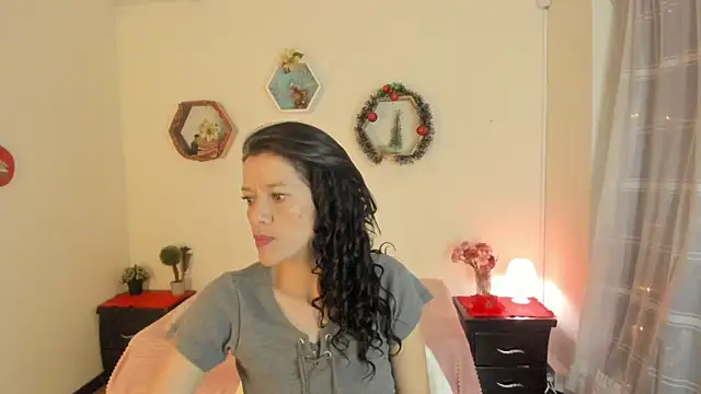 Snapshot of Paloma_victory chatting on December 19, 8:11 pm Paloma victory online show from December 19, 8:11 pm