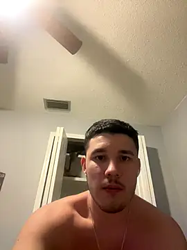 Snapshot of Shaded24 chatting on October 31, 7:38 am Shaded24 online show from October 31, 7:38 am