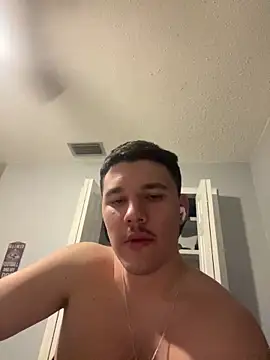 Snapshot of Shaded24 chatting on November 4, 6:28 am Shaded24 online show from November 4, 6:28 am