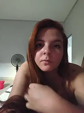 Snapshot of Bruninha_Hot10 chatting on July 11, 8:31 pm Bruninha Hot10 online show from July 11, 8:31 pm