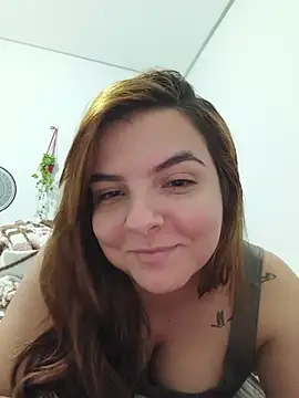 Snapshot of Bruninha_Hot10 chatting on July 7, 10:52 am Bruninha Hot10 online show from July 7, 10:52 am