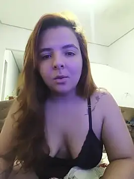 Snapshot of Bruninha_Hot10 chatting on June 29, 12:17 am Bruninha Hot10 online show from June 29, 12:17 am