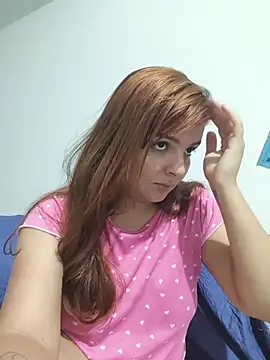 Snapshot of Bruninha_Hot10 chatting on February 18, 2:42 am Bruninha Hot10 online show from February 18, 2:42 am