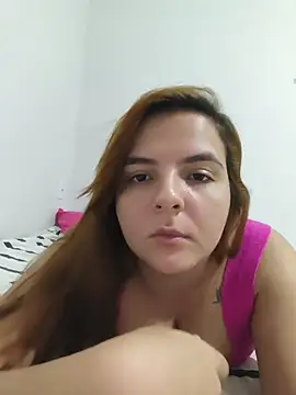 Snapshot of Bruninha_Hot10 chatting on July 5, 11:22 pm Bruninha Hot10 online show from July 5, 11:22 pm