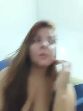 Snapshot of Bruninha_Hot10 chatting on February 19, 9:56 pm Bruninha Hot10 online show from February 19, 9:56 pm