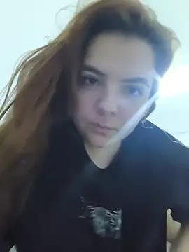 Snapshot of Bruninha_Hot10 chatting on June 14, 7:20 am Bruninha Hot10 online show from June 14, 7:20 am