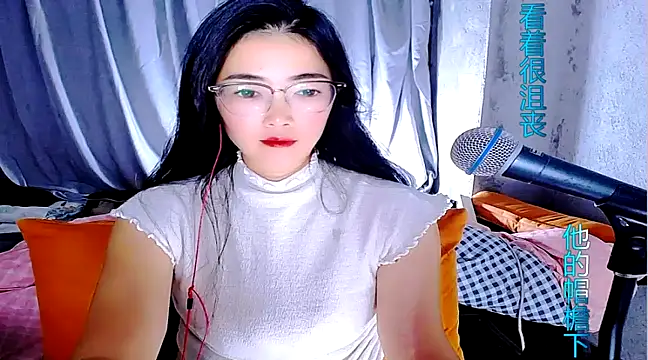 Snapshot of Floor_oo chatting on February 28, 11:25 am Floor oo online show from February 28, 11:25 am