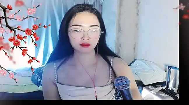 Snapshot of Floor_oo chatting on December 9, 1:02 pm Floor oo online show from December 9, 1:02 pm