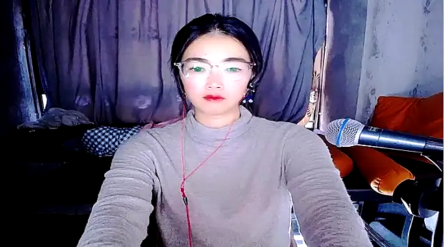 Snapshot of Floor_oo chatting on February 13, 10:23 am Floor oo online show from February 13, 10:23 am