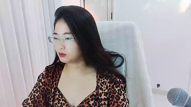 Snapshot of Floor_oo chatting on September 18, 2:53 pm Floor oo online show from September 18, 2:53 pm