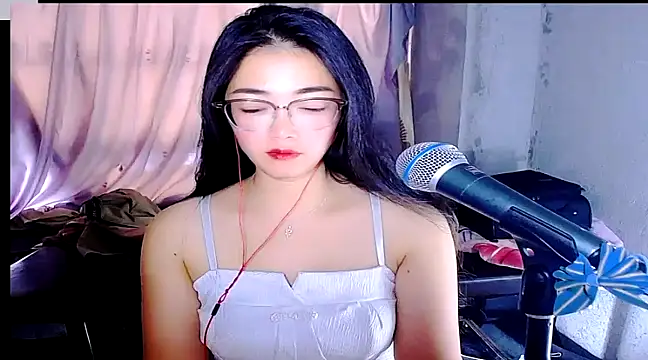 Snapshot of Floor_oo chatting on February 3, 4:46 am Floor oo online show from February 3, 4:46 am