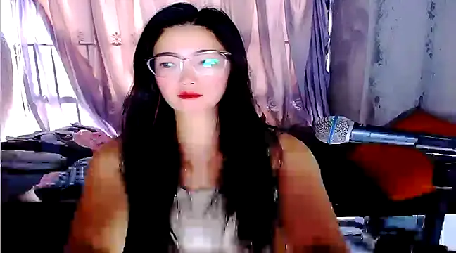 Snapshot of Floor_oo chatting on February 27, 12:57 am Floor oo online show from February 27, 12:57 am