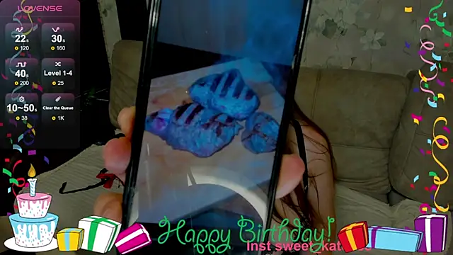 Snapshot of Sweet-Kate333 chatting on October 10, 7:36 pm Sweet-Kate333 online show from October 10, 7:36 pm