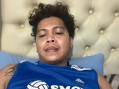 Snapshot of asian_sweetboy chatting on February 21, 6:48 am asian sweetboy online show from February 21, 6:48 am