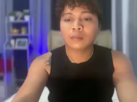 Snapshot of asian_sweetboy chatting on February 24, 5:47 pm asian sweetboy online show from February 24, 5:47 pm