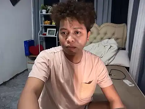 Snapshot of asian_sweetboy chatting on March 3, 7:15 am asian sweetboy online show from March 3, 7:15 am